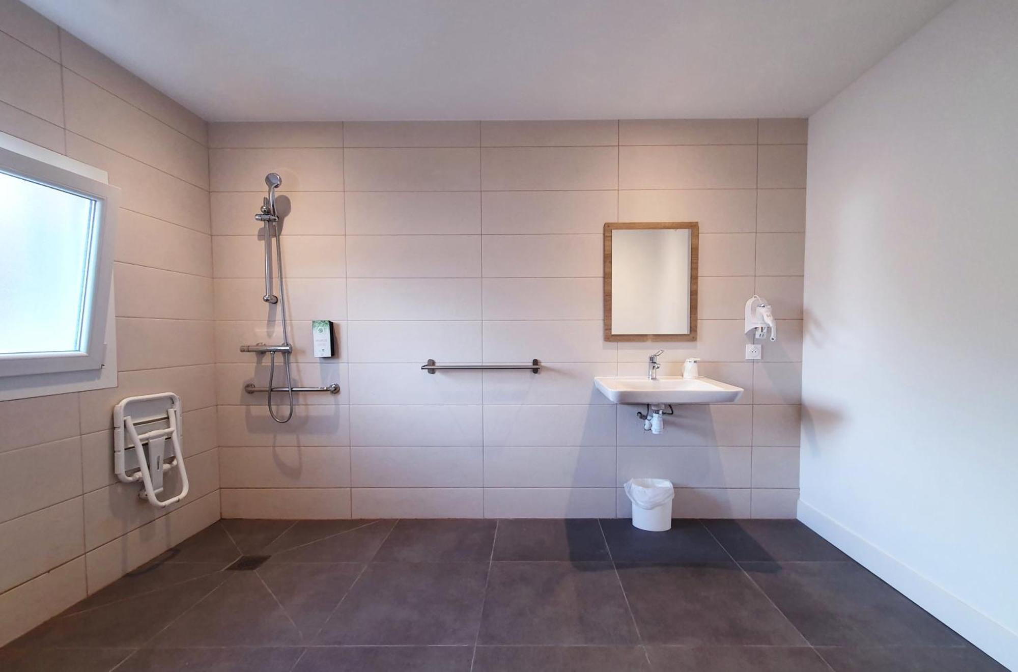 Kyriad Direct Toulon Ouest - La Seyne Sur Mer Bagian luar foto